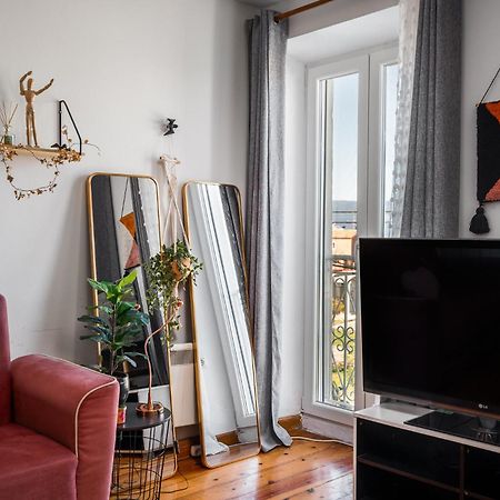 Laval Apartment Mantouki Buitenkant foto