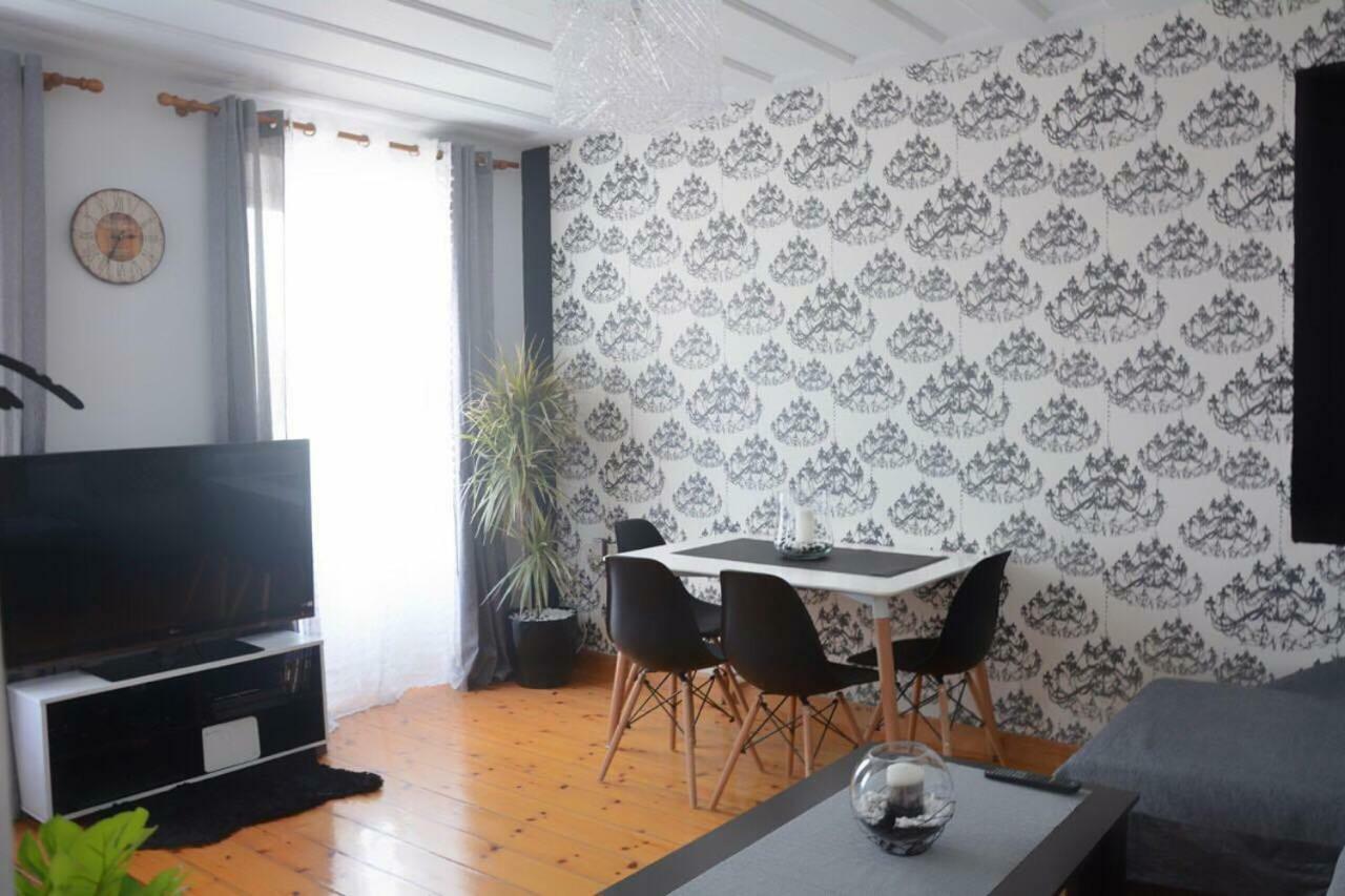 Laval Apartment Mantouki Buitenkant foto